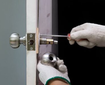 experienced locksmith