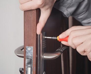 24 hour commercial locksmith