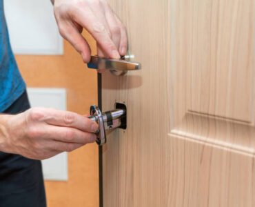 emergency locked out of house